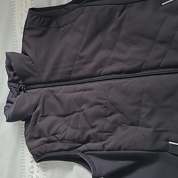 Zyia Black Reflective Inspire Vest - Picture 2 of 4